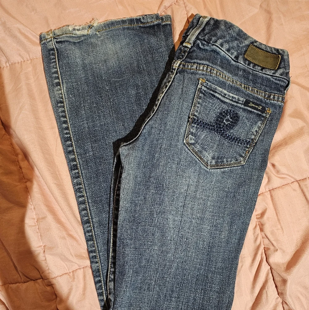 Jeans - Picture 1 of 2